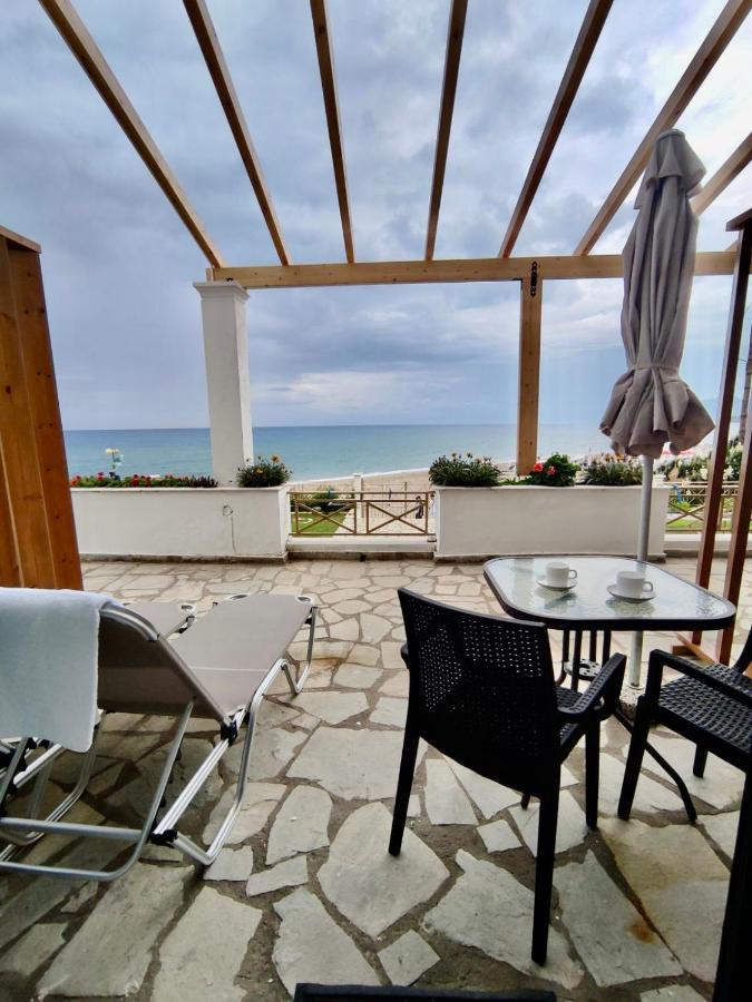 Nereides Apartments Айос-Гордіос Екстер'єр фото